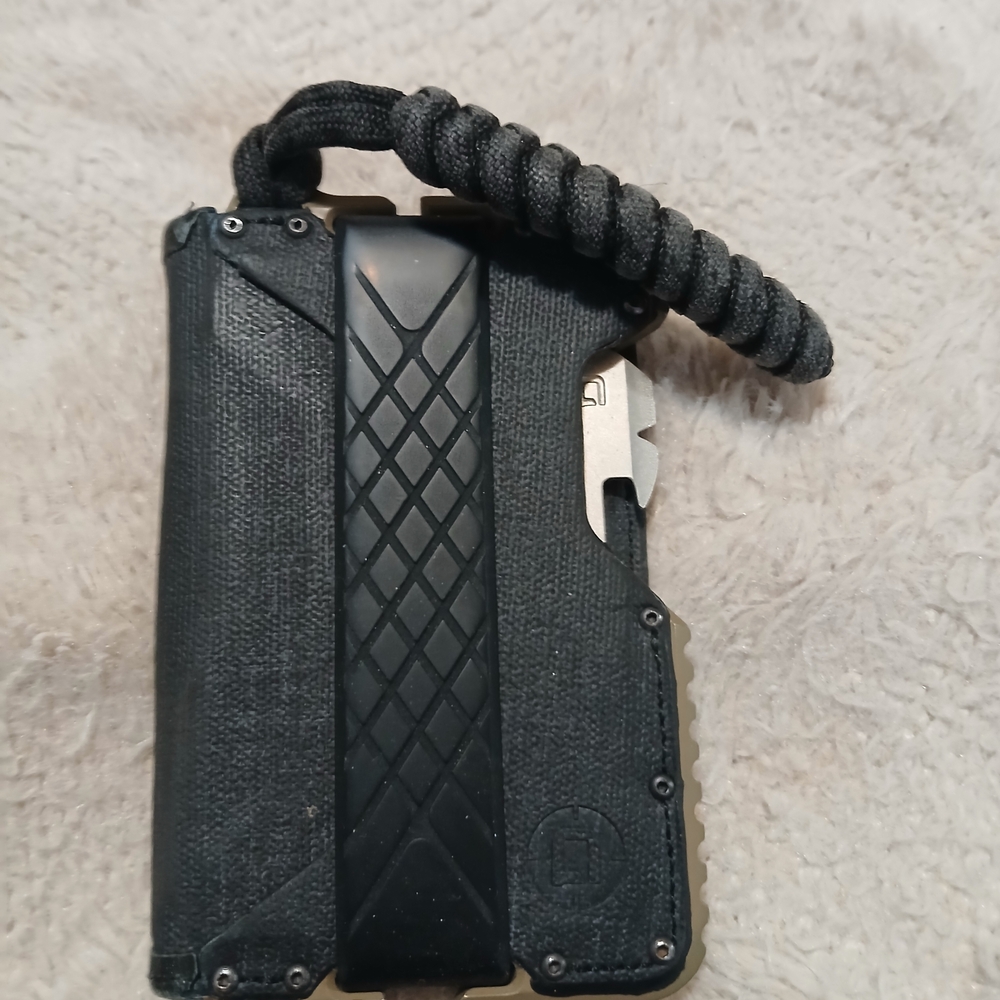 Black Tactical Wallet with Paracord